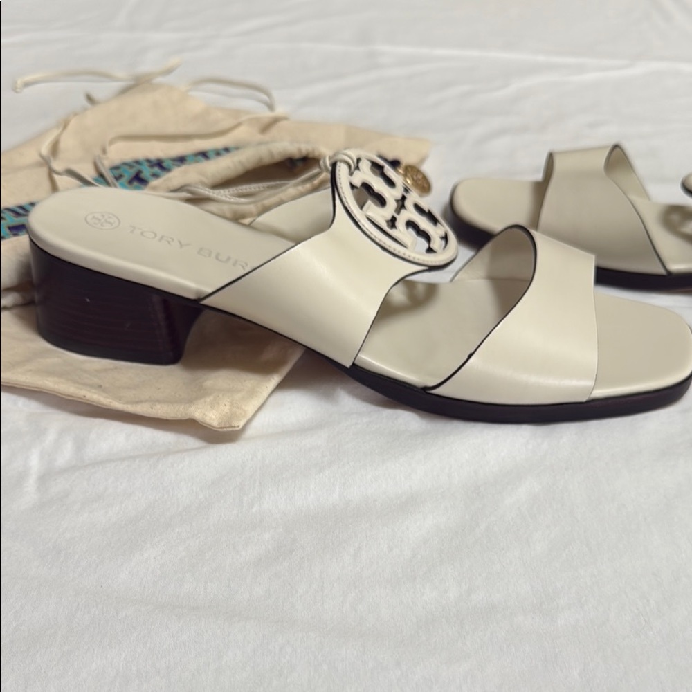 Tory Burch Cream Block Heel Sandals with Signature Medallion - Picture 3 of 3